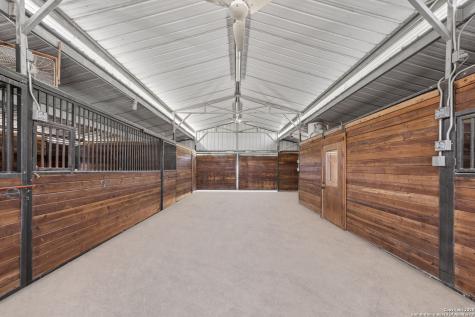 131 N Bootlegger Lane Kerrville TX 78028