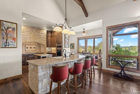 131 N Bootlegger Lane Kerrville TX 78028
