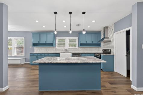 703 E Krezdorn Street Seguin TX 78155