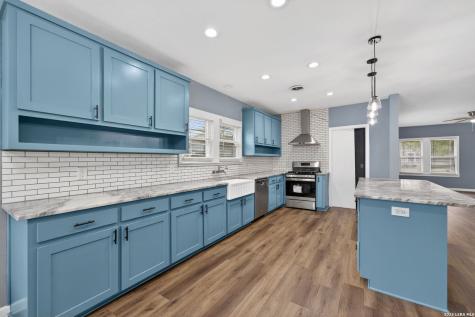 703 E Krezdorn Street Seguin TX 78155
