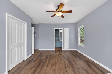 703 E Krezdorn Street Seguin TX 78155
