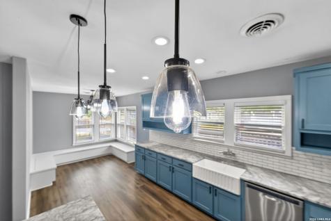 703 E Krezdorn Street Seguin TX 78155