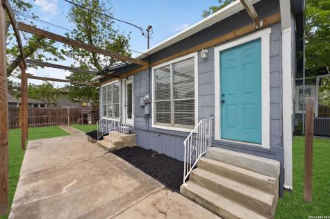 703 E Krezdorn Street Seguin TX 78155