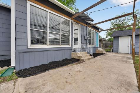 703 E Krezdorn Street Seguin TX 78155
