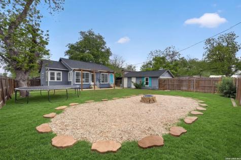 703 E Krezdorn Street Seguin TX 78155