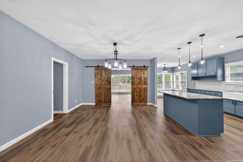 703 E Krezdorn Street Seguin TX 78155