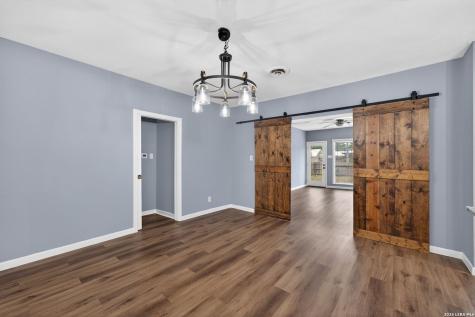 703 E Krezdorn Street Seguin TX 78155