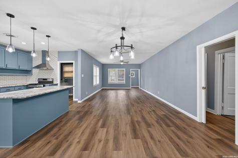 703 E Krezdorn Street Seguin TX 78155
