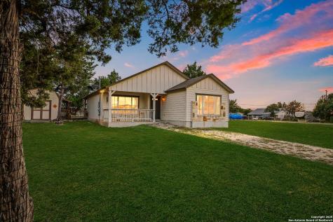 685 Rolling Hills Canyon Lake TX 78133