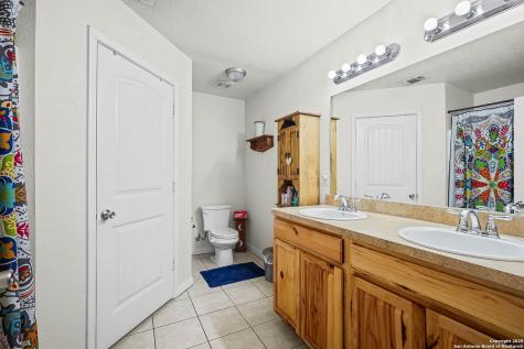 685 Rolling Hills Canyon Lake TX 78133