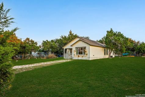 685 Rolling Hills Canyon Lake TX 78133