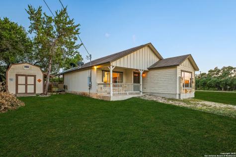 685 Rolling Hills Canyon Lake TX 78133