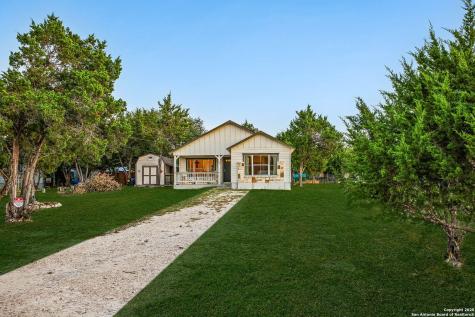 685 Rolling Hills Canyon Lake TX 78133