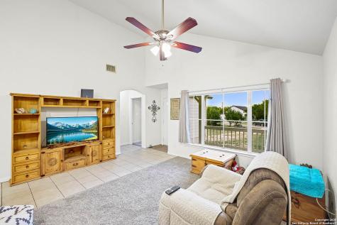 685 Rolling Hills Canyon Lake TX 78133