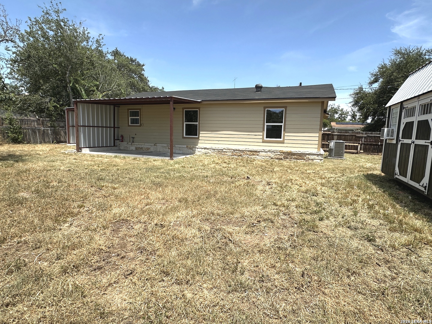 907 Dove Avenue Devine TX 78016