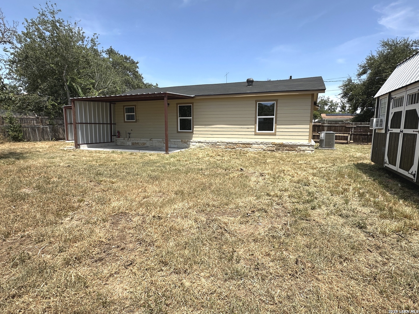 907 Dove Avenue Devine TX 78016