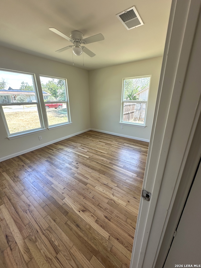 907 Dove Avenue Devine TX 78016
