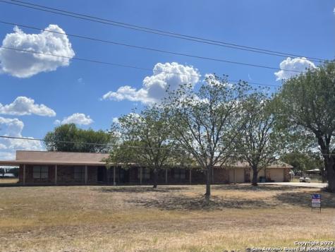 517 Christine Road Jourdanton TX 78026