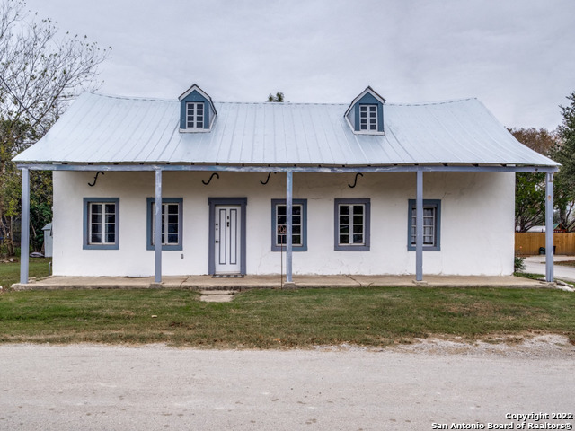 901 Vienna Street Castroville TX 78009
