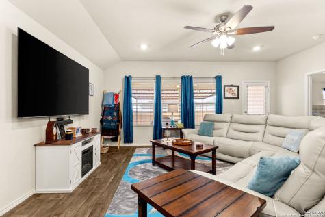 848 Pronghorn Trail Seguin TX 78155