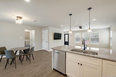 122 Hi View Lakehills TX 78063