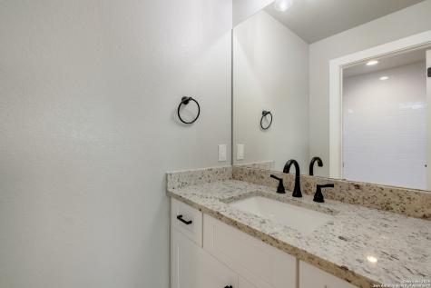 122 Hi View Lakehills TX 78063