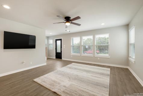 122 Hi View Lakehills TX 78063