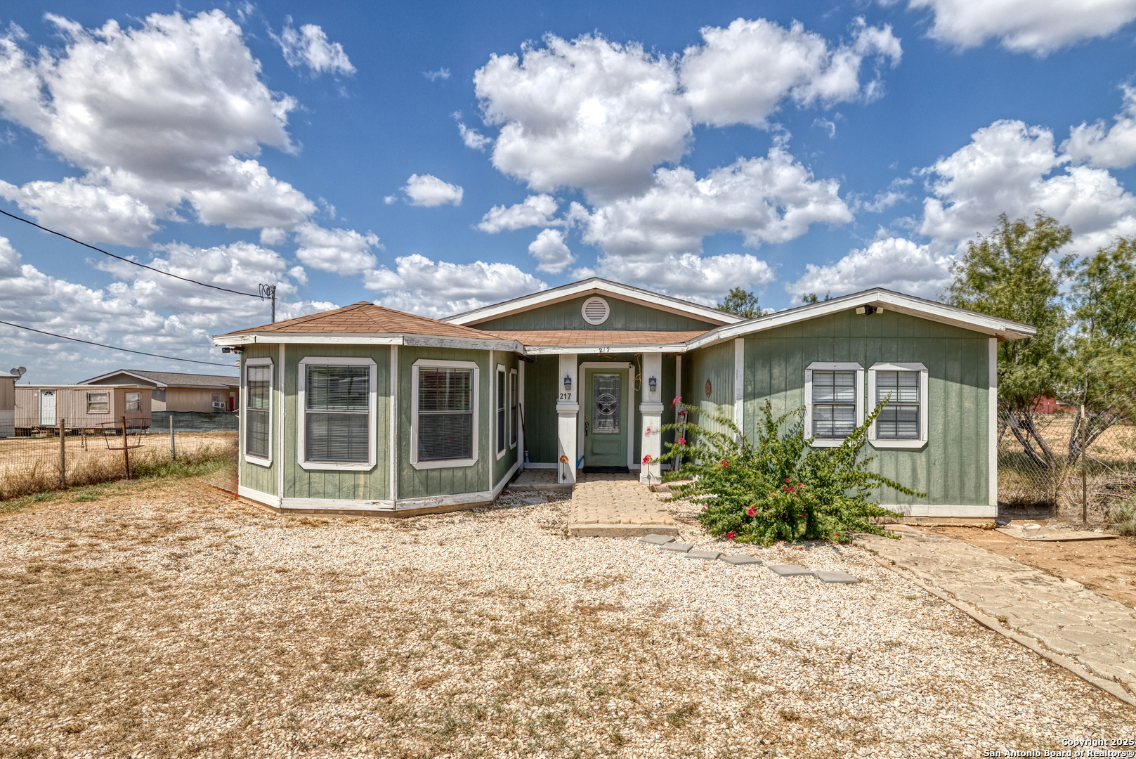 217 Carrizo Hill Carrizo Springs TX 78834