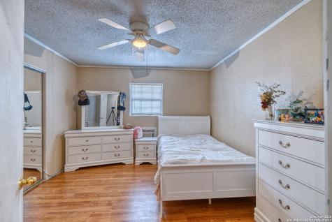 217 Carrizo Hill Carrizo Springs TX 78834