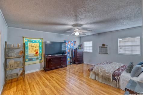 217 Carrizo Hill Carrizo Springs TX 78834