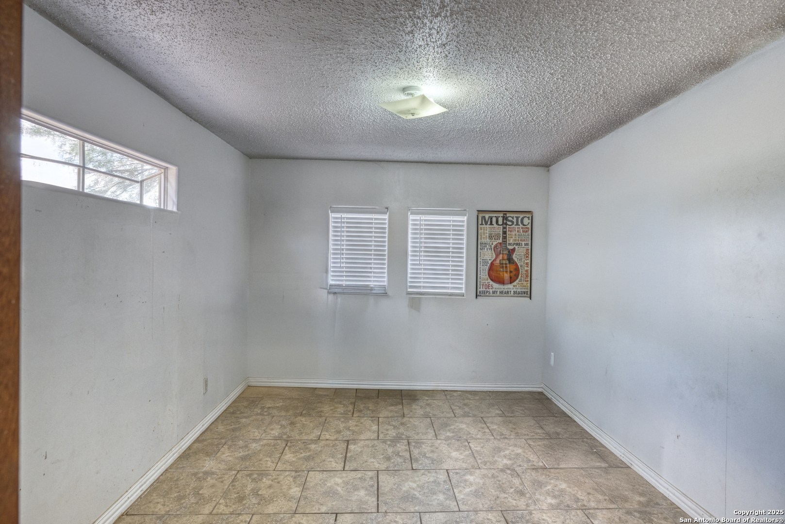 217 Carrizo Hill Carrizo Springs TX 78834
