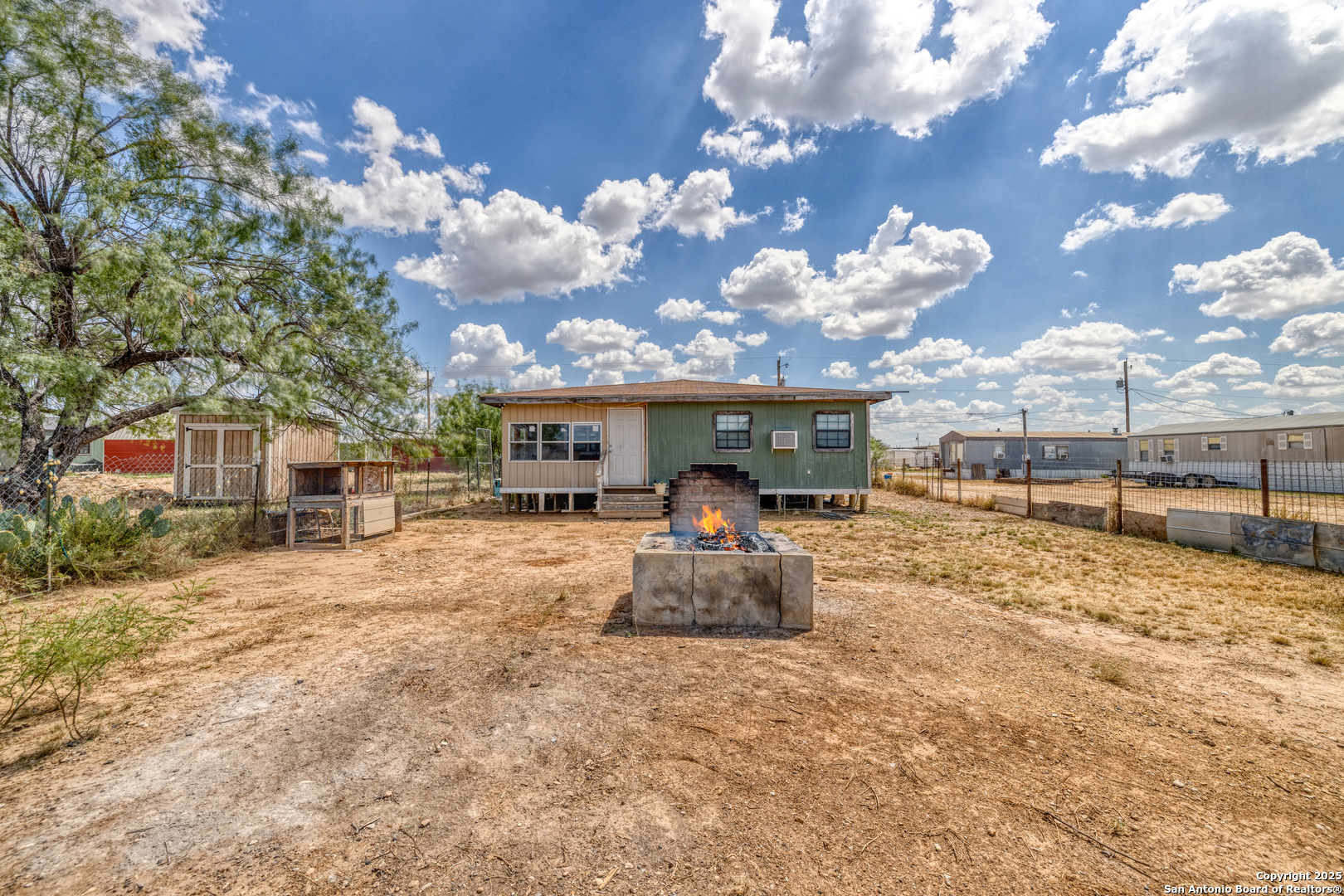 217 Carrizo Hill Carrizo Springs TX 78834