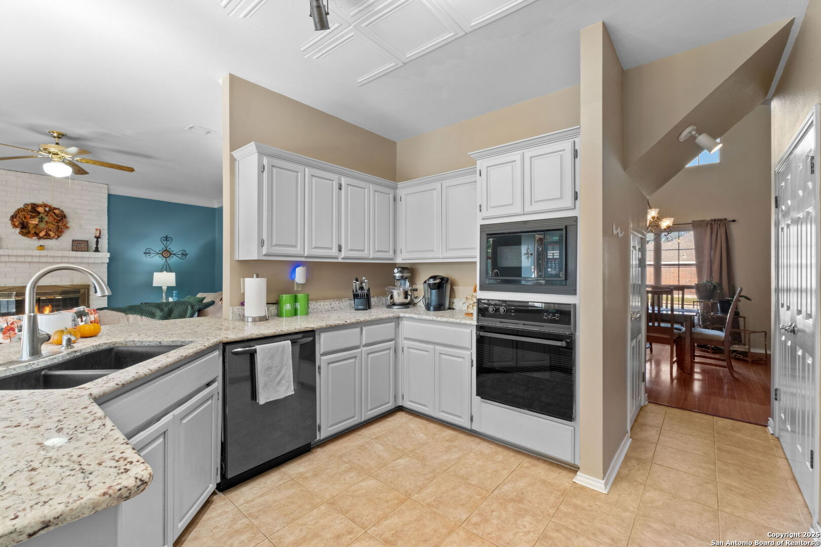 1111 Venado Vista San Antonio TX 78216