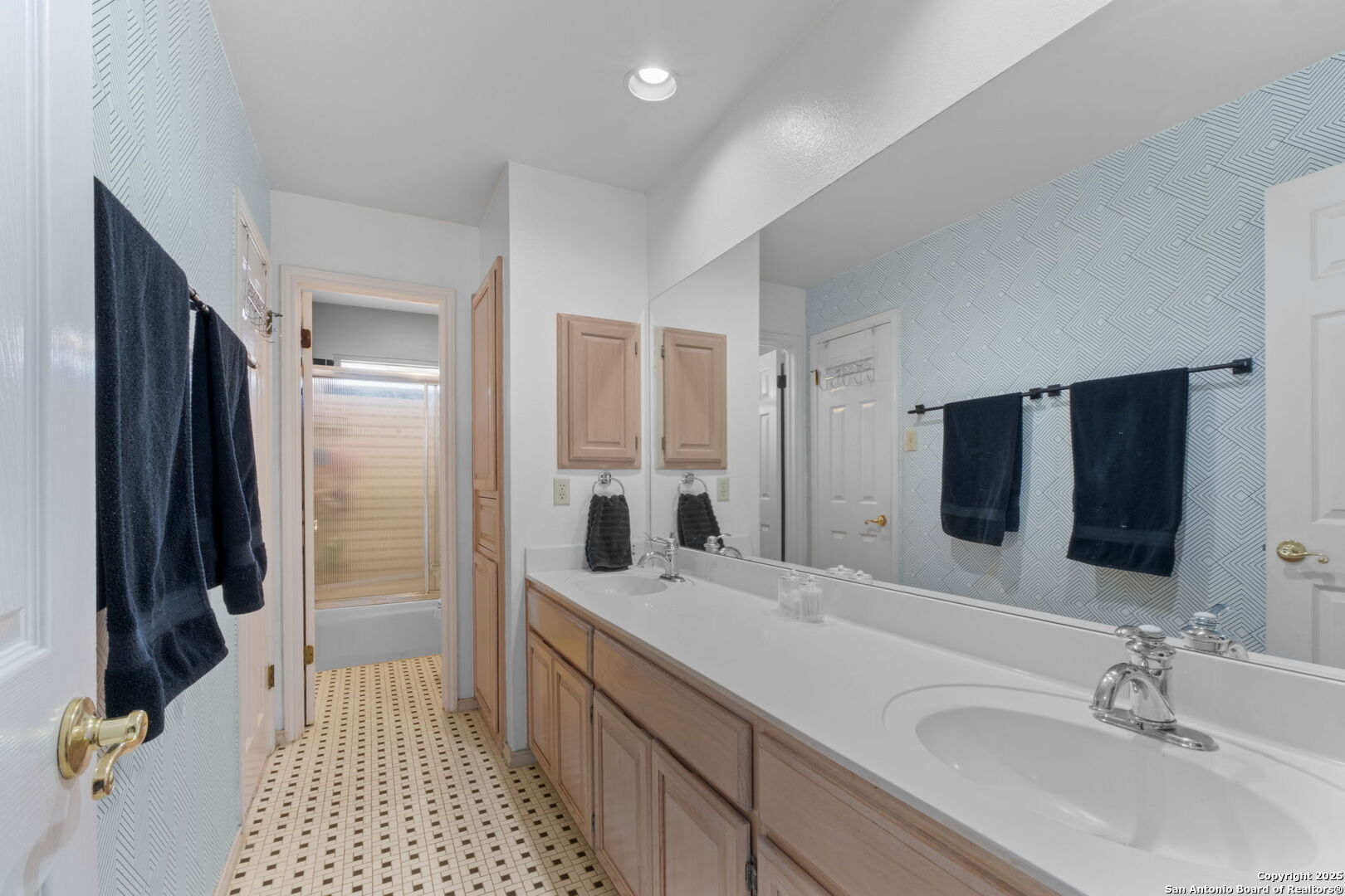 1111 Venado Vista San Antonio TX 78216