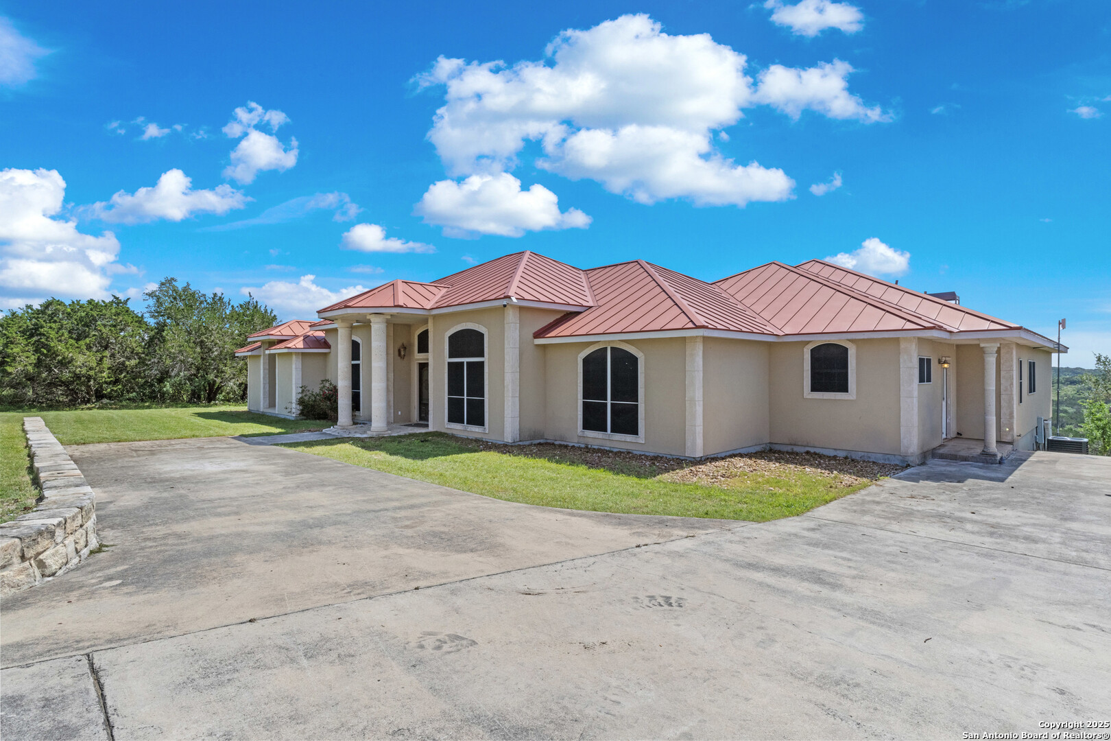 165 County Road 2740 Mico TX 78056