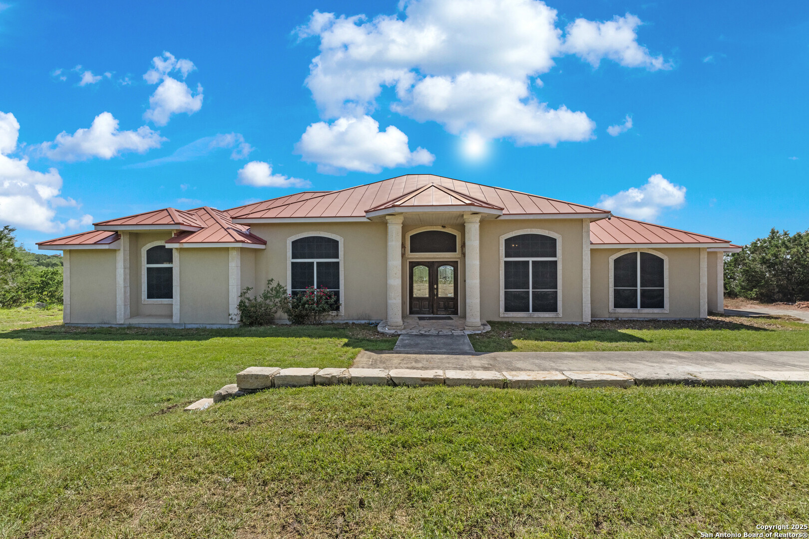 165 County Road 2740 Mico TX 78056
