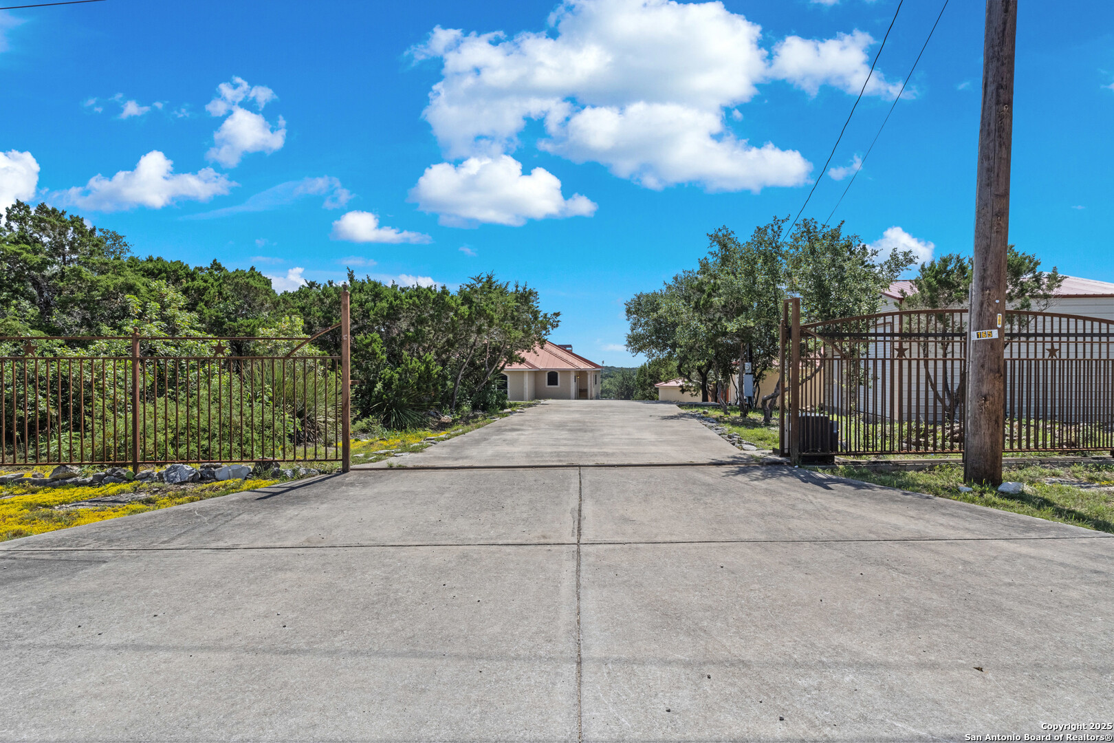 165 County Road 2740 Mico TX 78056