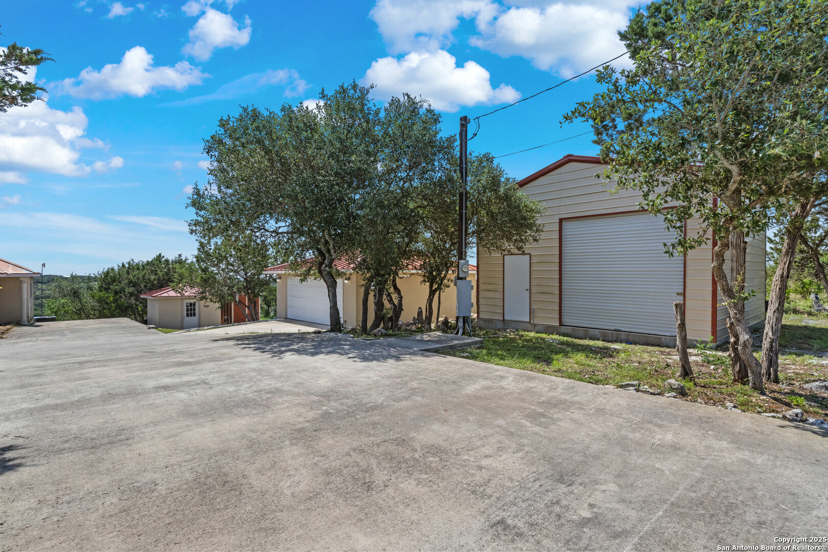 165 County Road 2740 Mico TX 78056