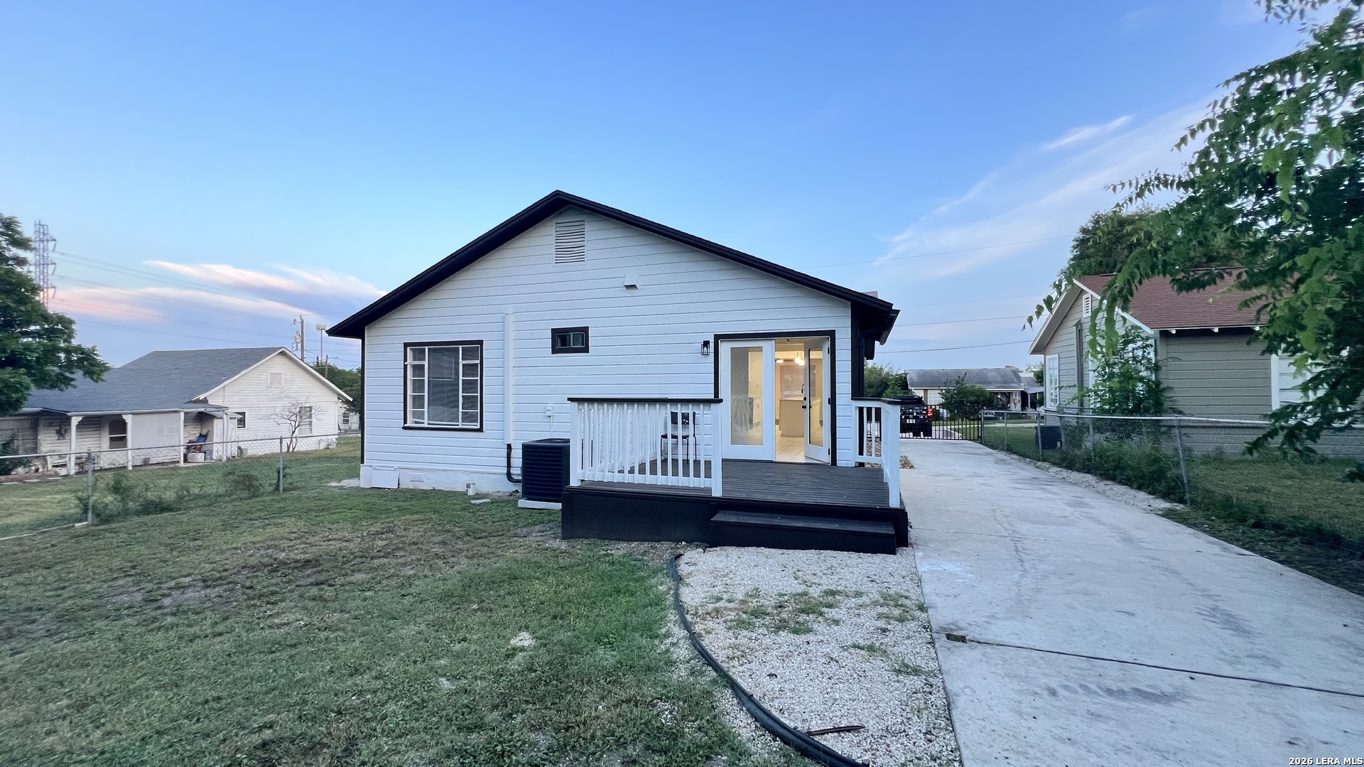 2323 E Crockett Street San Antonio TX 78202