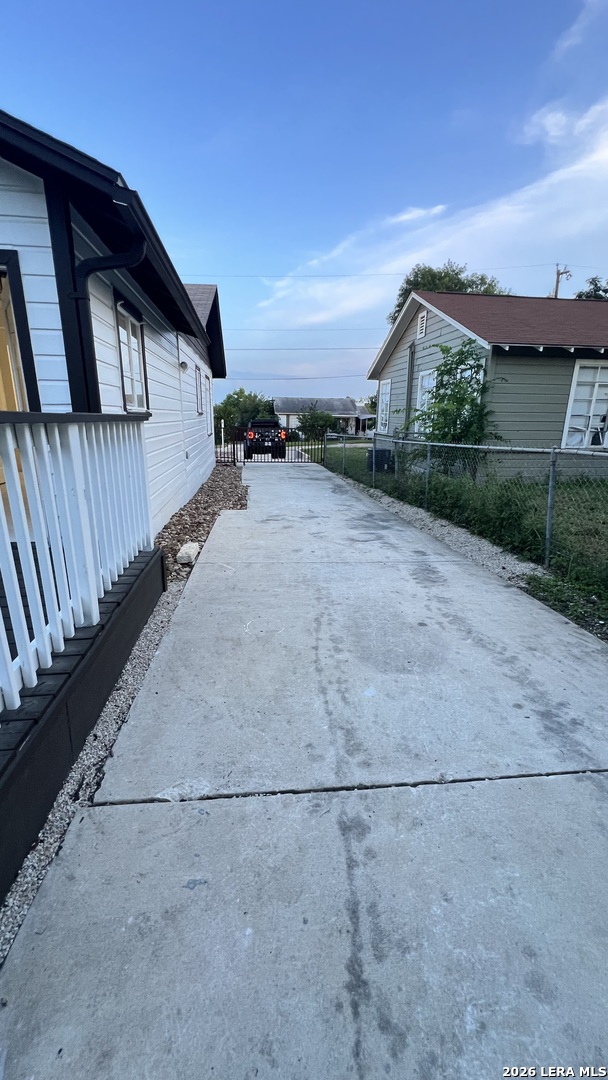 2323 E Crockett Street San Antonio TX 78202