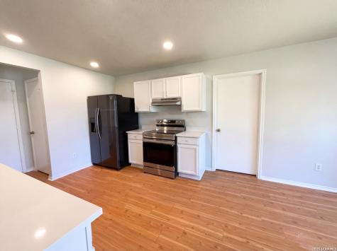 8122 Elktree Pass San Antonio TX 78254