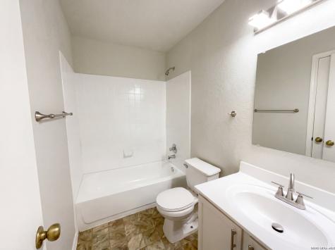 8122 Elktree Pass San Antonio TX 78254