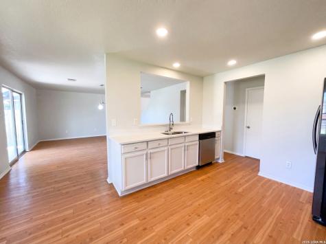 8122 Elktree Pass San Antonio TX 78254