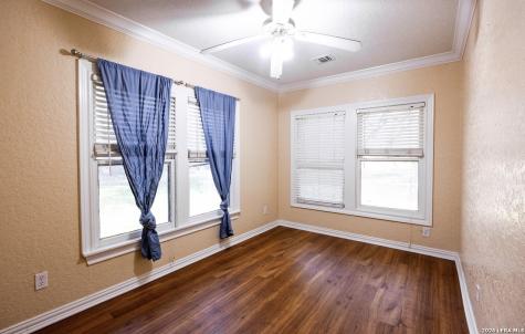 149 Carroll Poth TX 78147