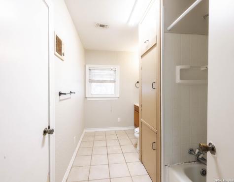 149 Carroll Poth TX 78147