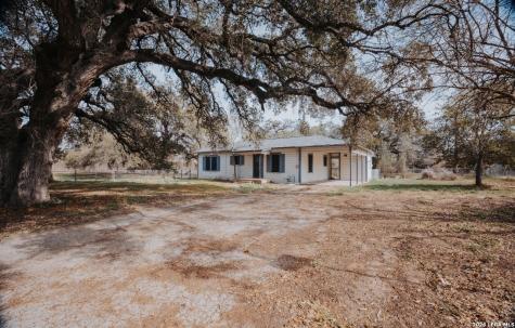 149 Carroll Poth TX 78147