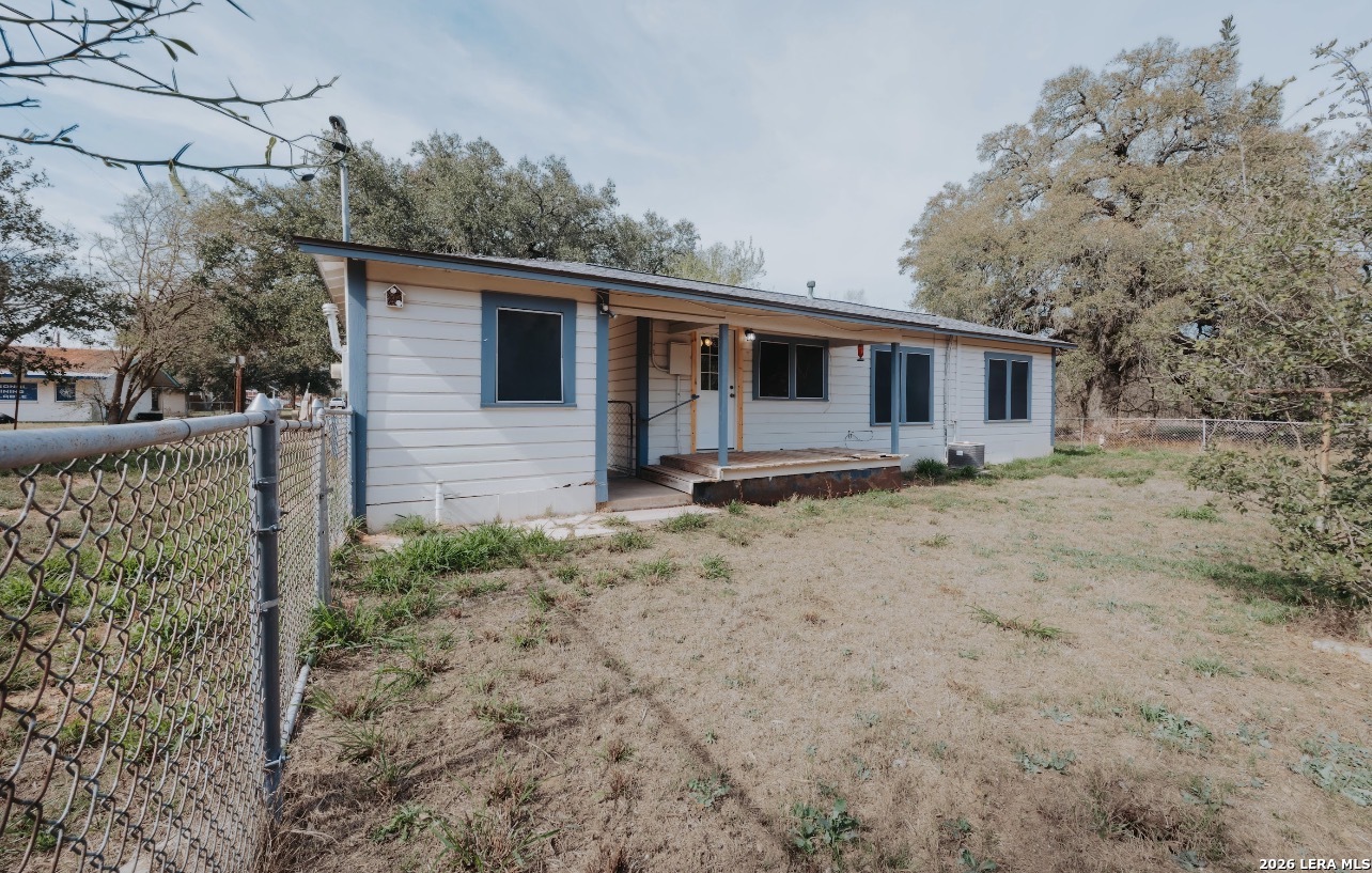 149 Carroll Poth TX 78147