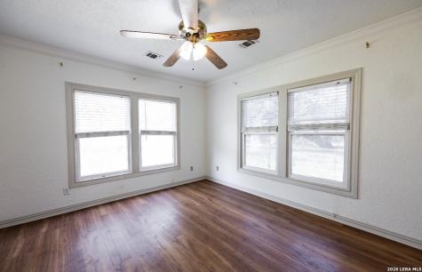 149 Carroll Poth TX 78147