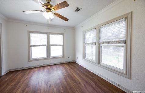 149 Carroll Poth TX 78147