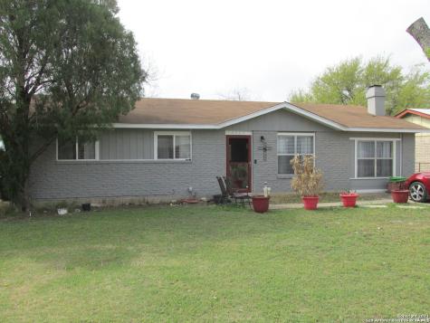 2305 Elaine Drive Hondo TX 78861